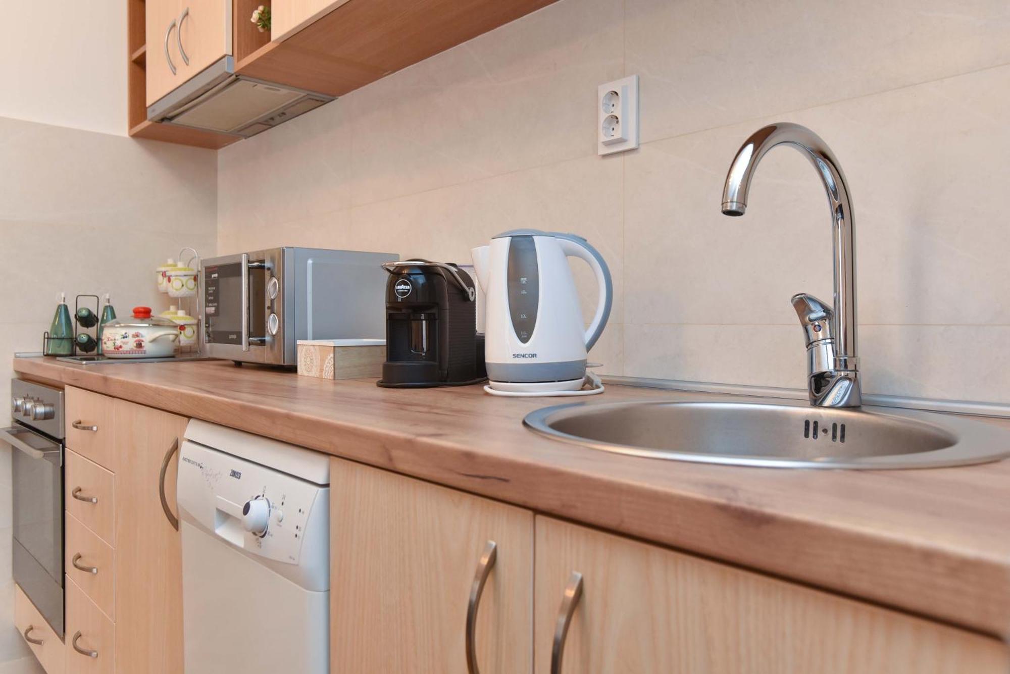 Comfort Apartment Near The Beach บุดวา ภายนอก รูปภาพ